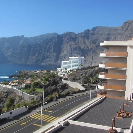 Los Gigantes Puerto de Santiago (Tenerife)